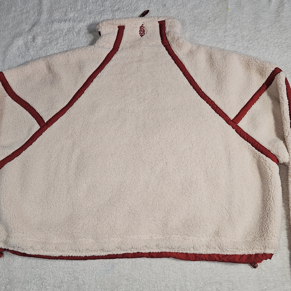 Women's Cream and Red Jacket - Picture 12 of 16